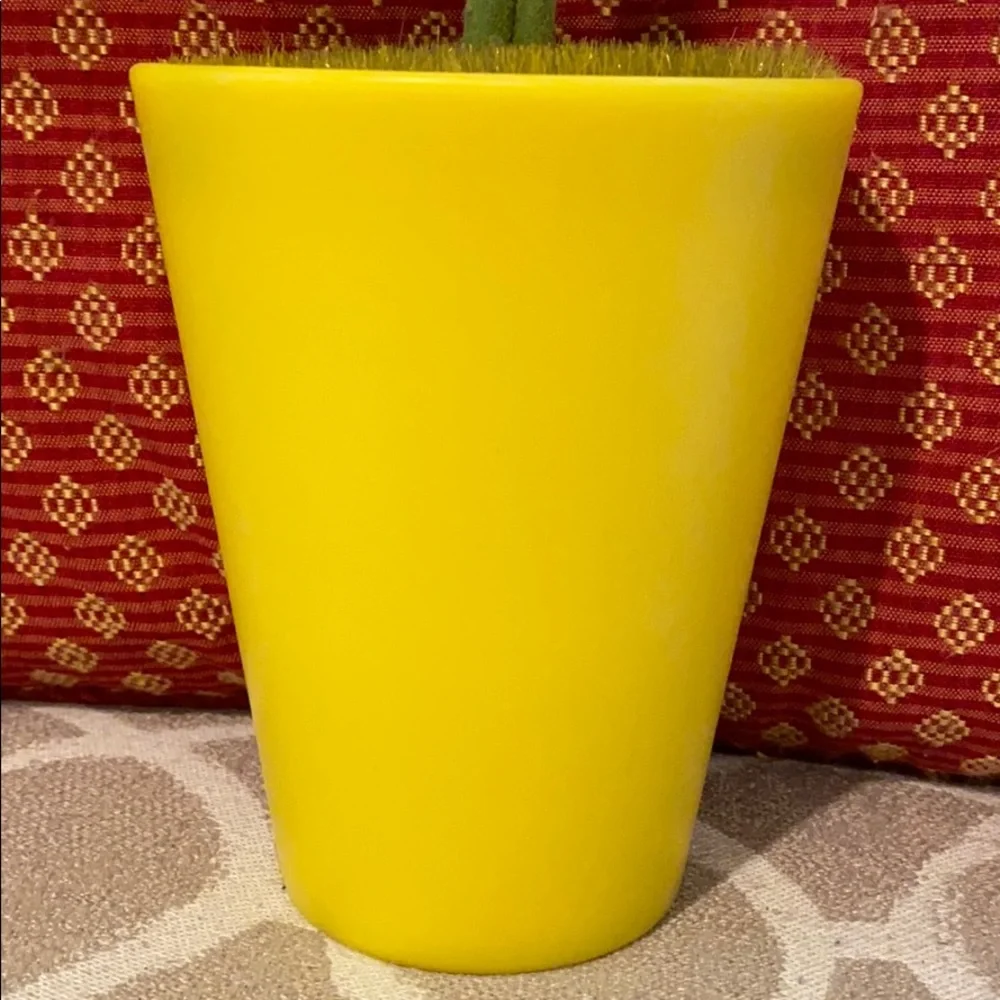 Red-Orange Daisy in Yellow Pot Centerpiece
